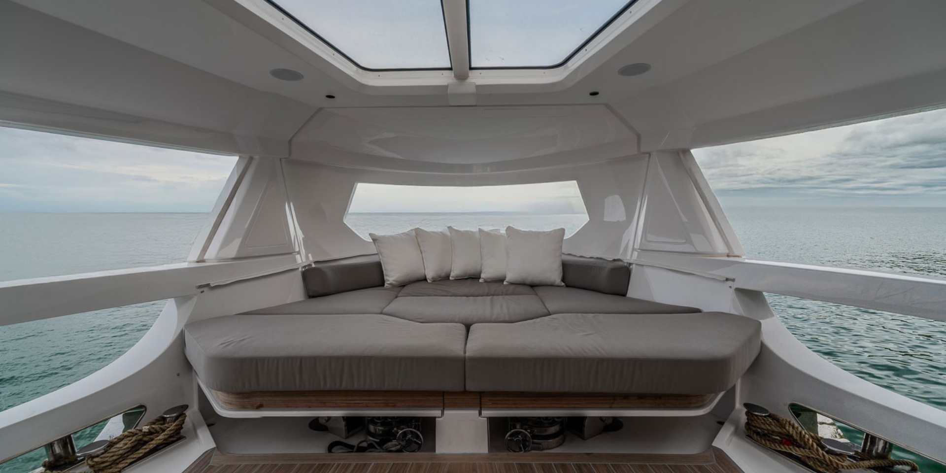 Ferretti Infynito 90, photograph 4