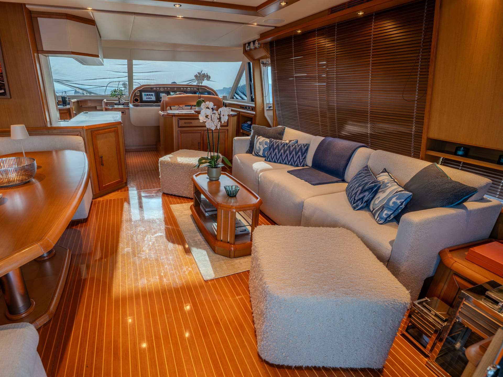 Mochi Craft Dolphin 74 Contango, main salon looking forward to the helm