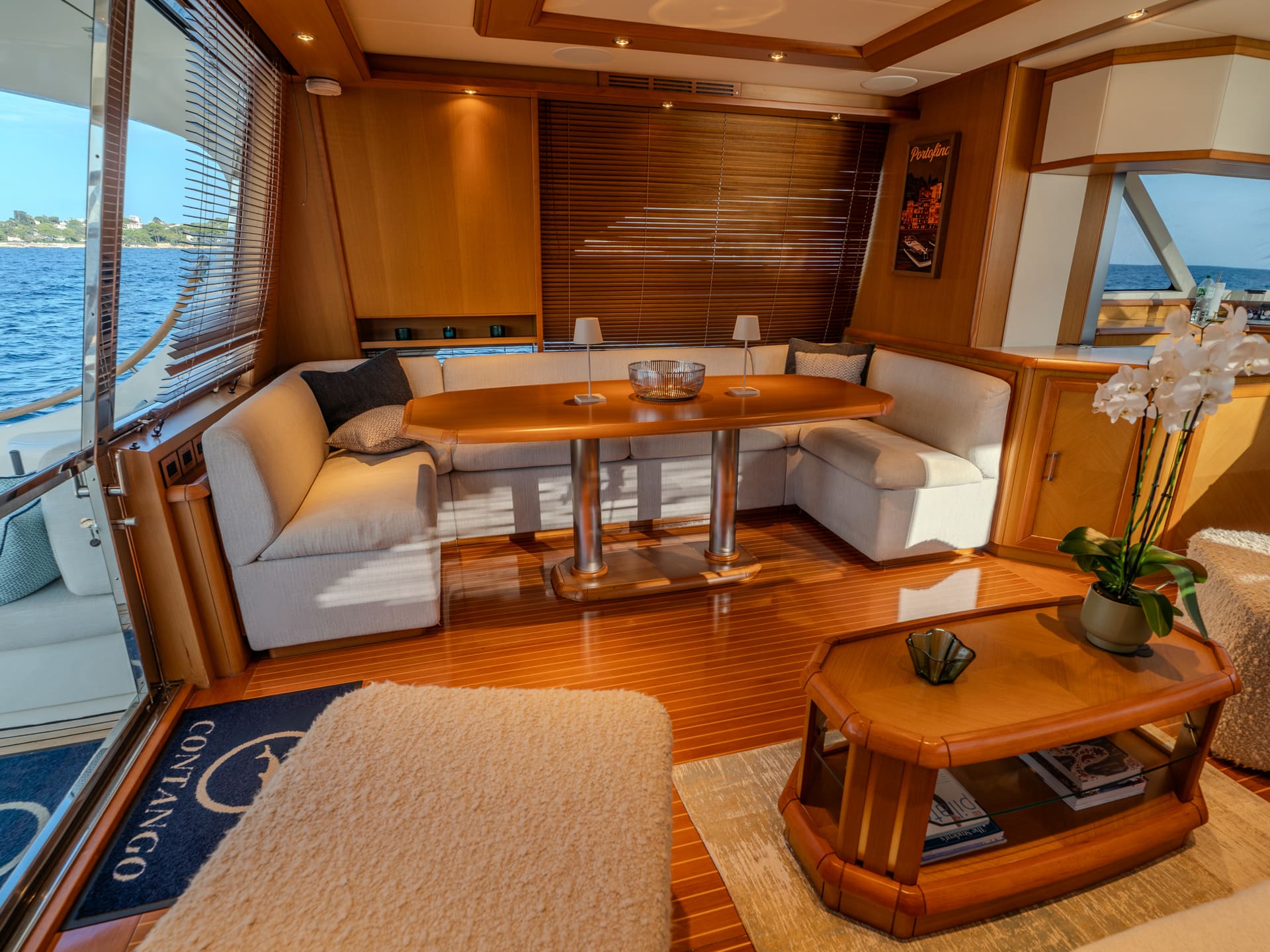 Mochi Craft Dolphin 74 Contango, dining banquette and coffee table